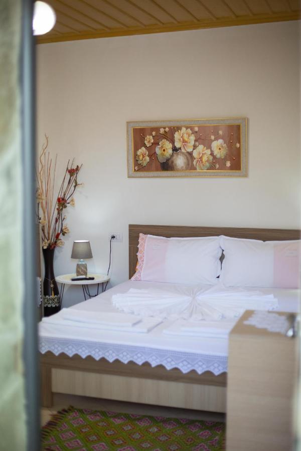 The Mosaic House - Shtepia Me Mozaik Hotel Permet Exterior photo